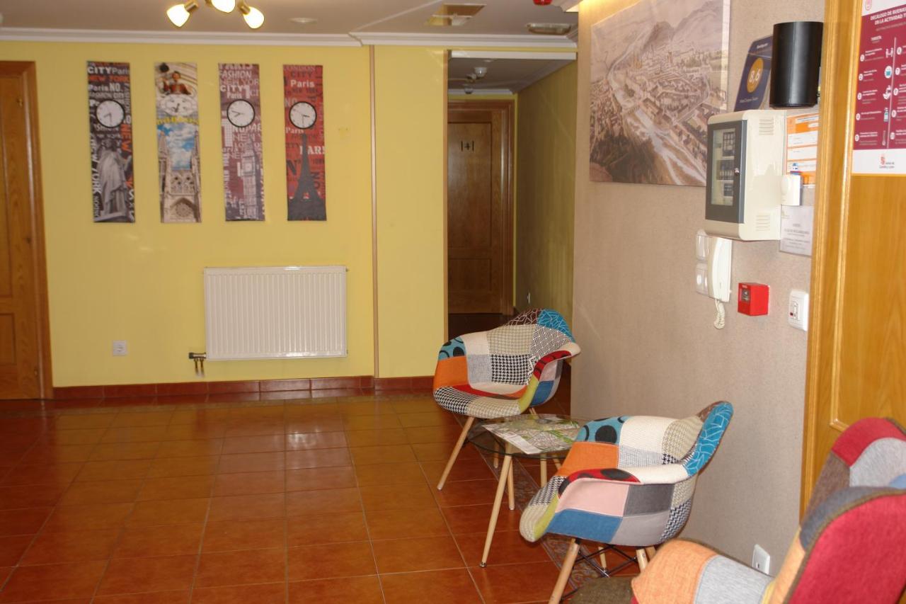 Hostal Campus Бургос Экстерьер фото
