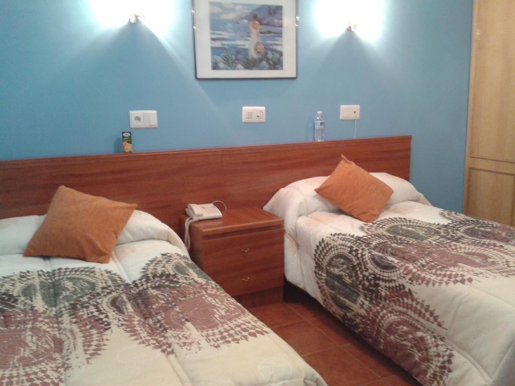 Hostal Campus Бургос Экстерьер фото