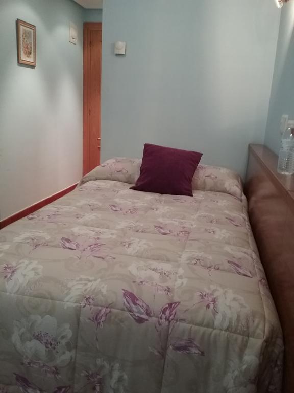 Hostal Campus Бургос Экстерьер фото