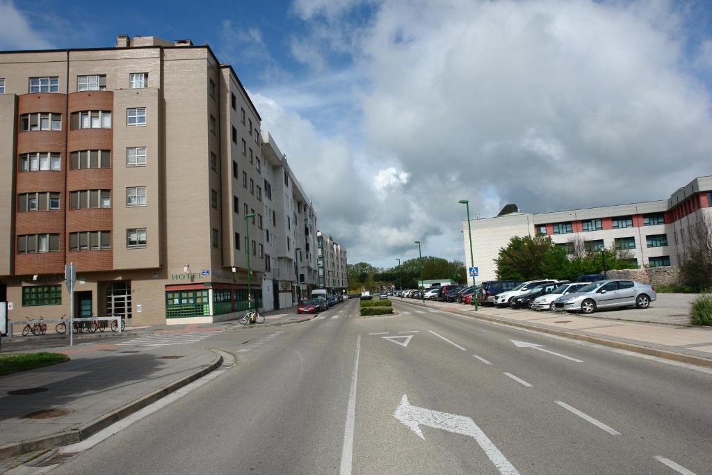 Hostal Campus Бургос Экстерьер фото